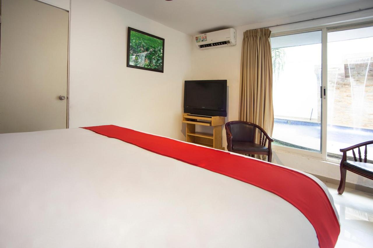 Hotel Mahu Monterrey Luaran gambar