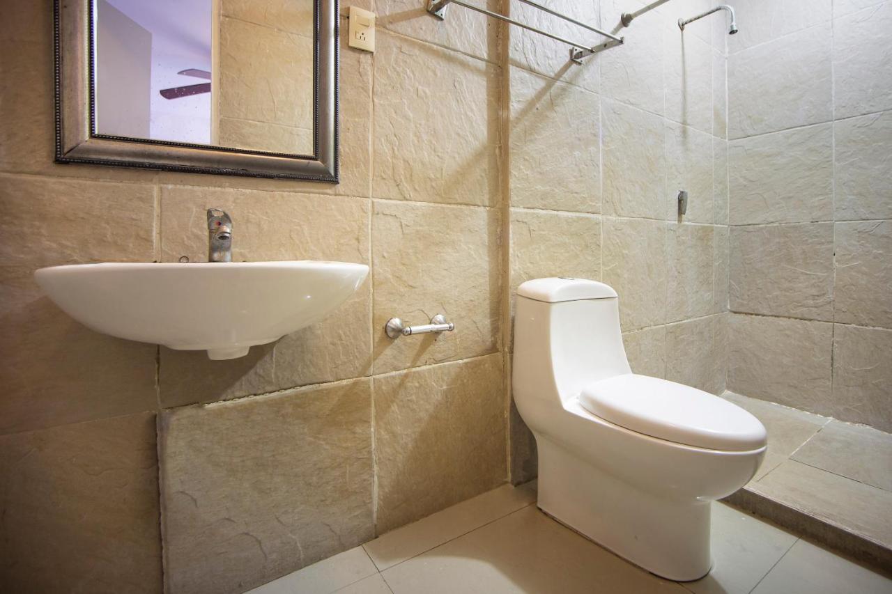 Hotel Mahu Monterrey Luaran gambar